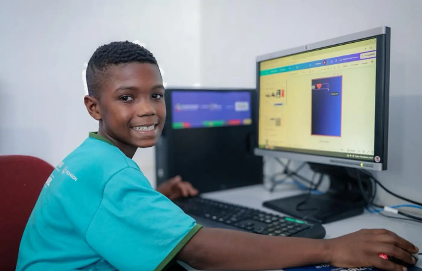 internet-chega-a-quase-3-mil-escolas-publicas-de-goias