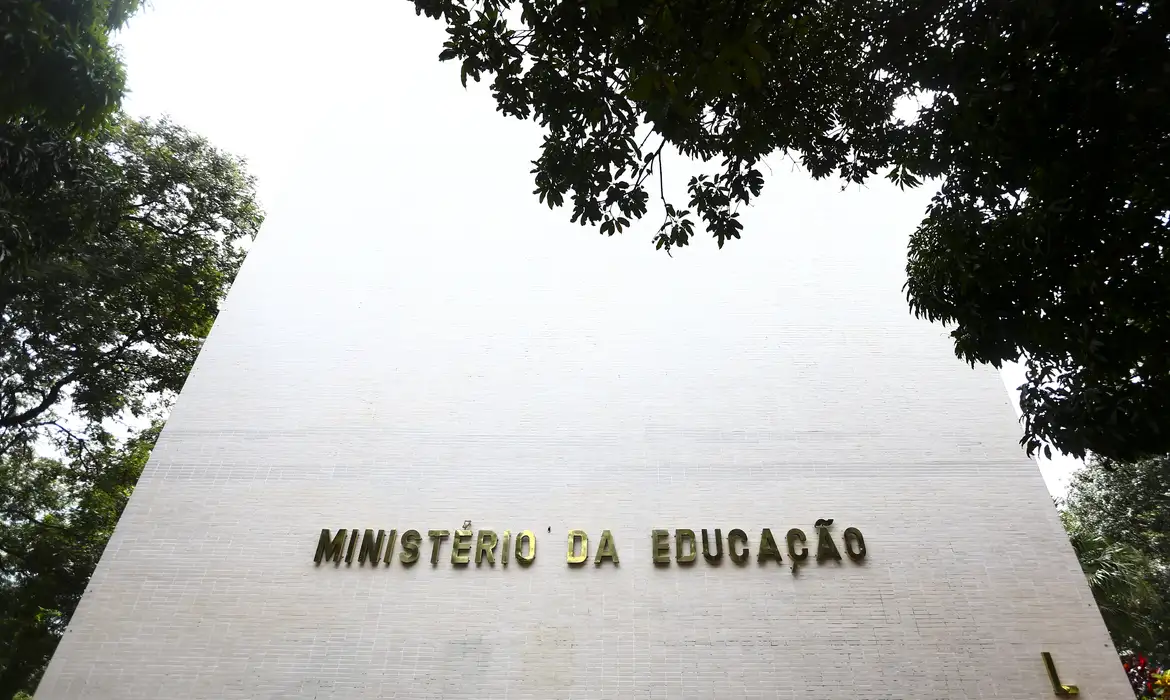 mec-publica-autorizacao-de-cursos-superiores-em-23-cidades-brasileiras