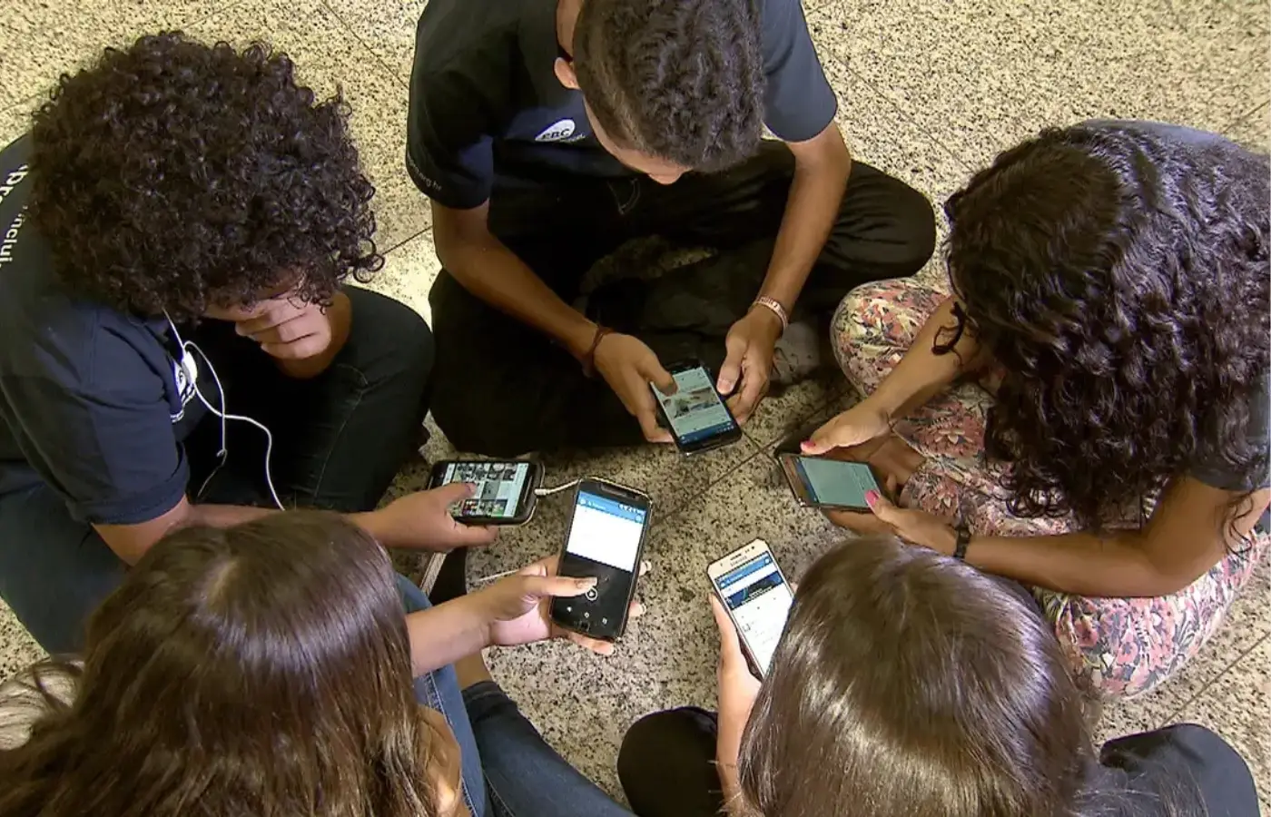 governo-regulamenta-eca-digital-e-proibe-rolagem-infinita-para-criancas-e-adolescentes