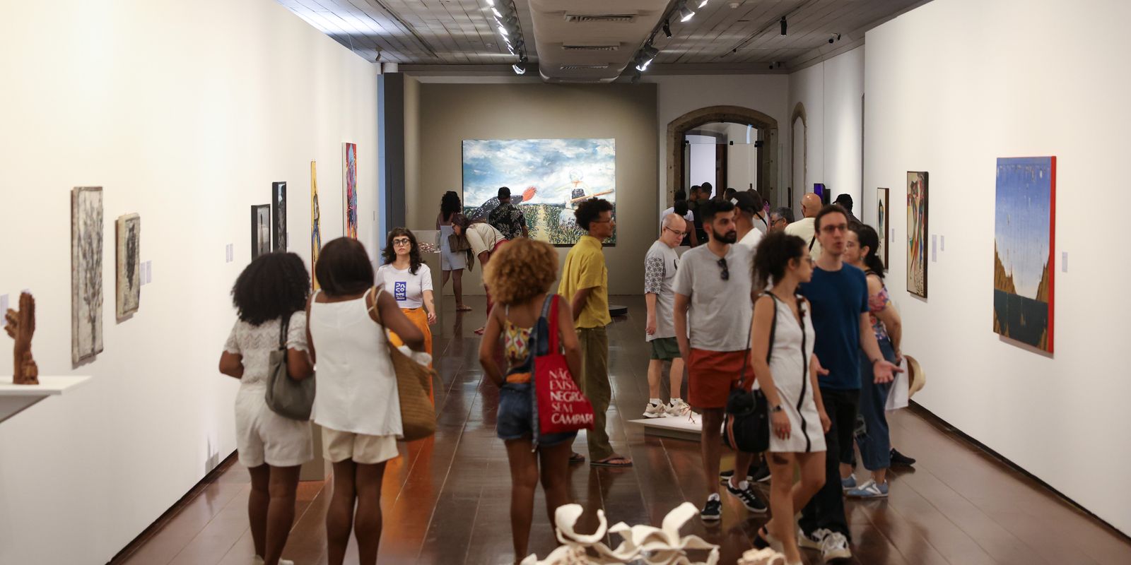 rio:-palacio-sede-do-imperio-recebe-exposicao-de-mais-de-100-artistas