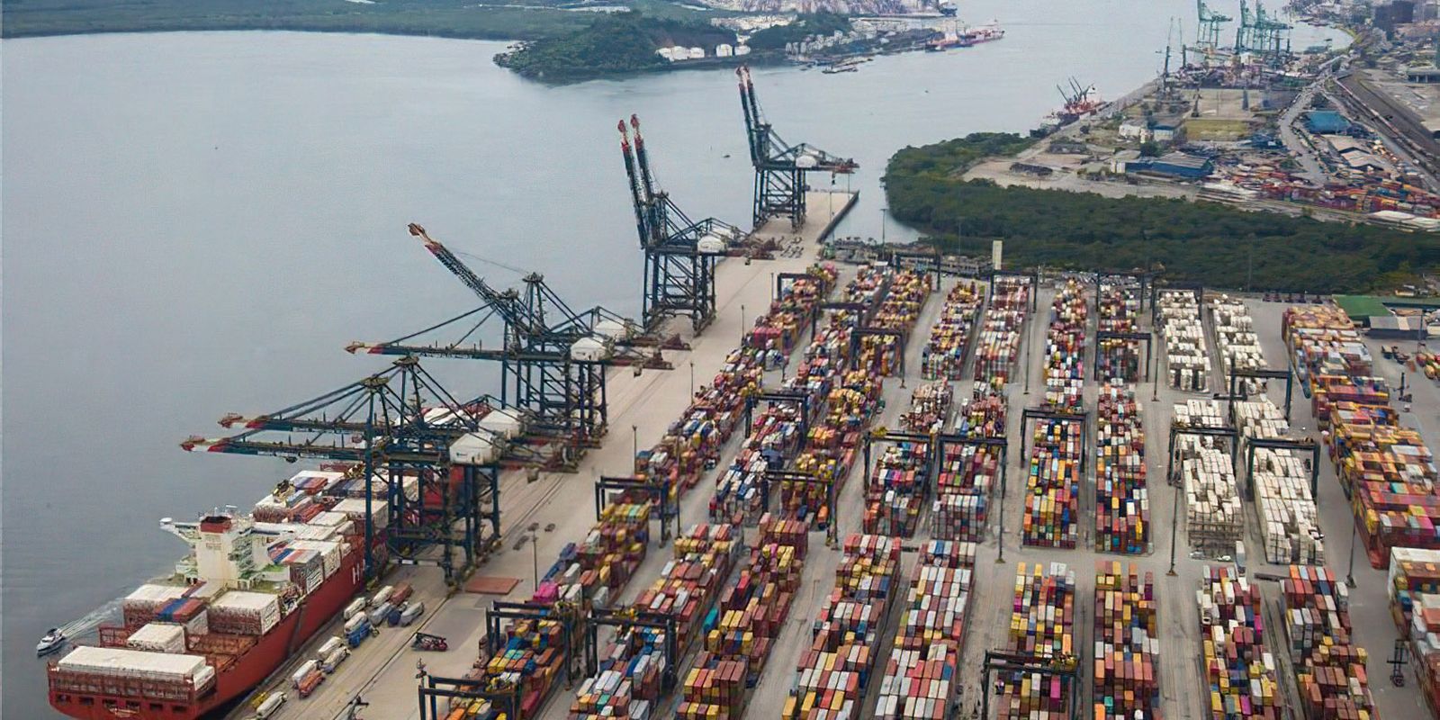 porto-de-santos-prioriza-desembarque-de-caminhoes-com-gasolina