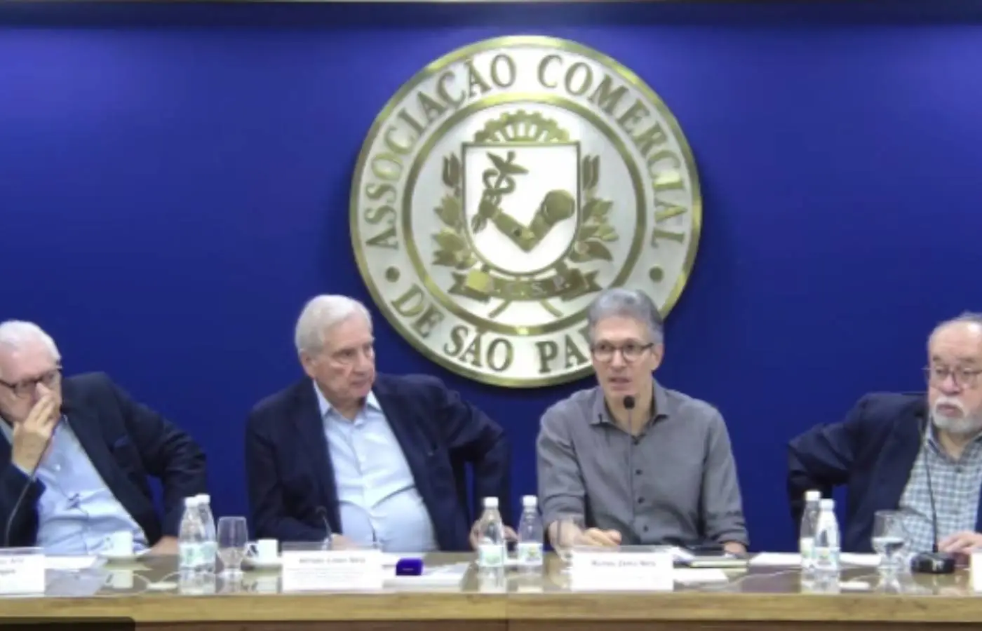 em-sp,-zema-chama-proposta-do-fim-da-6×1-de-populismo-e-reforca-apoio-ao-voto-distrital