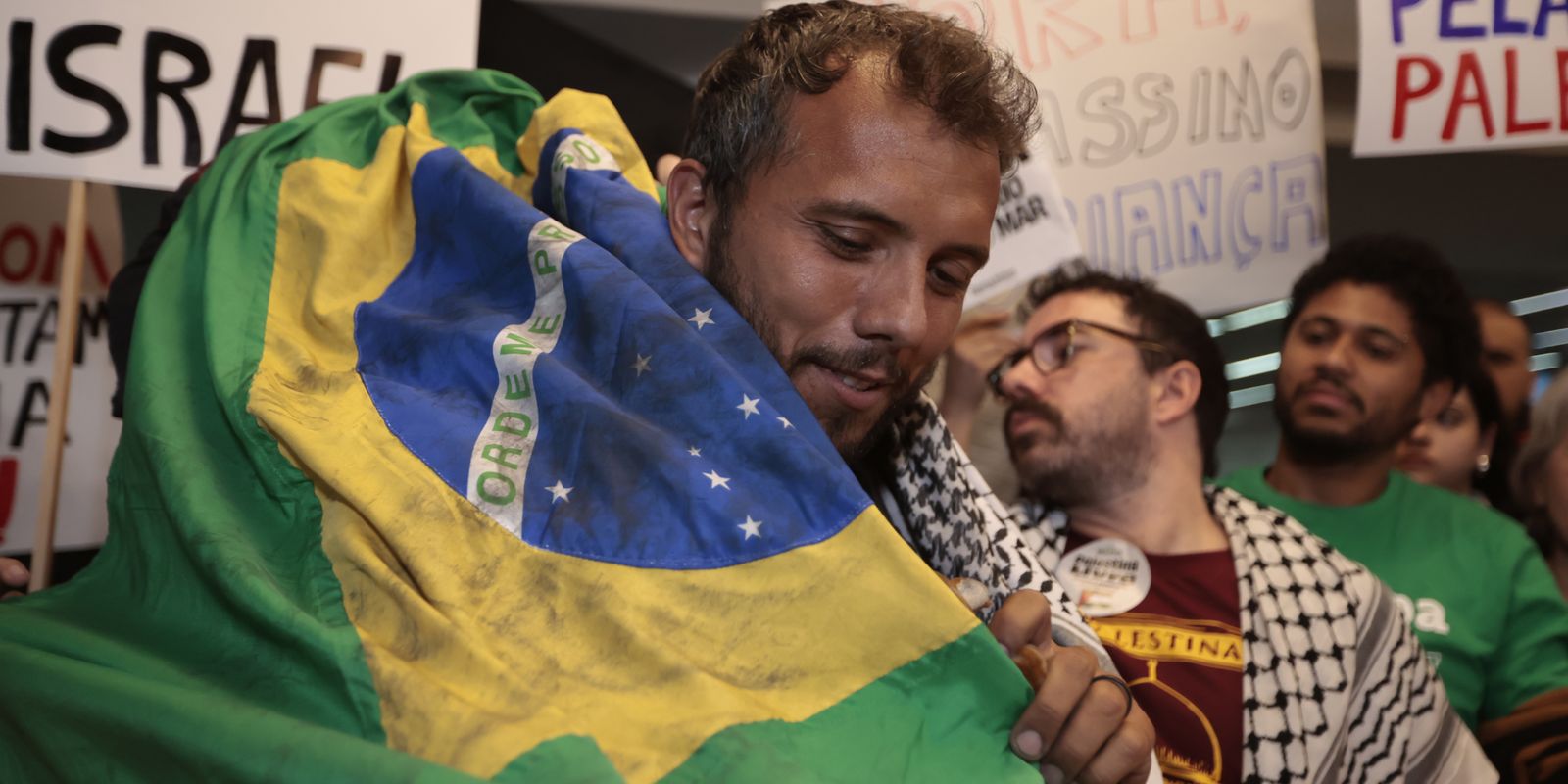 morre-mae-do-ativista-brasileiro-thiago-avila,-preso-em-israel