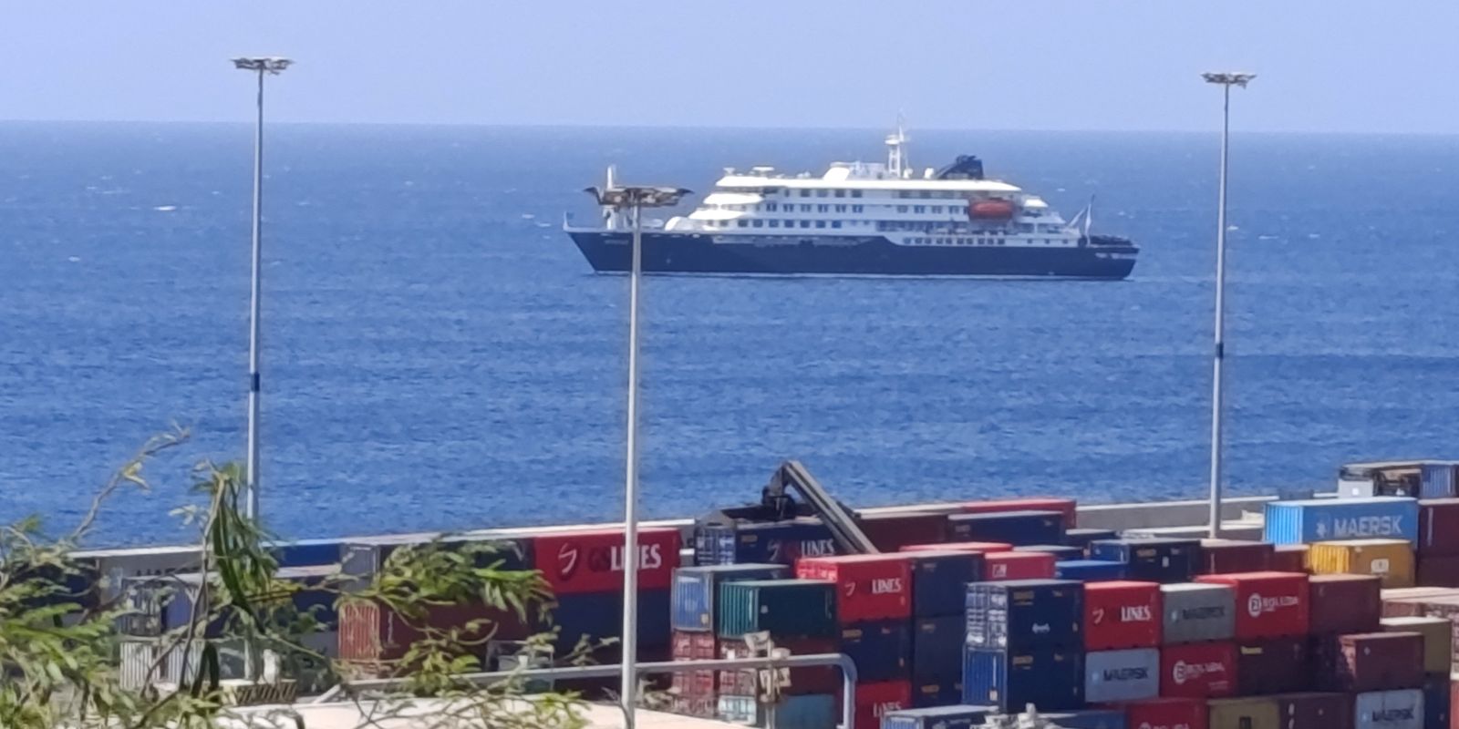 passageiros-comecam-a-deixar-navio-onde-houve-surto-de-hantavirus
